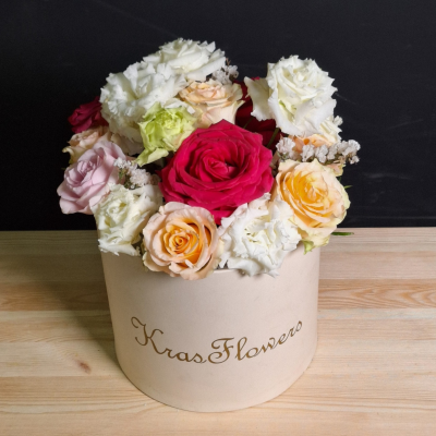 flowerbox 1252: роза Кения, роза Full Monty, лизиантус, статица