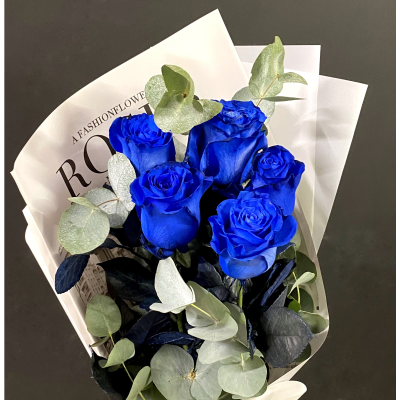 mono 1225: синие Моndial: эквадорские синие розы с эквалиптом